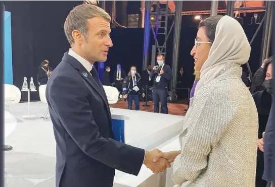  ?? WAM ?? ↑
President of France, Emmanuel Macron, met Noura Bint Mohammed Al Kaabi on the sidelines of the fourth session of the annual Paris Peace Forum.