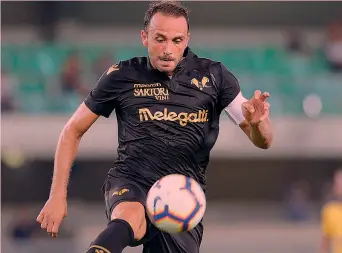  ?? LAPRESSE ?? Giampaolo Pazzini, 34 anni, è tornato al Verona dopo i sei mesi in prestito al Levante in Spagna