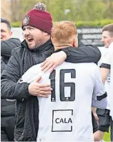  ?? ?? Proud Gaffer Gordon Herd and striker Alan Sneddon