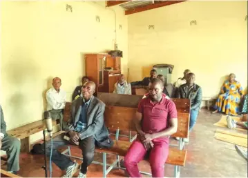  ?? ?? Never Chikosha and Godfrey Mukucha at Chief Makoni's community court last Friday