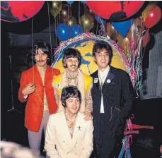  ?? FOTO: PA/PA WIRE/DPA ?? Die britische Popband The Beatles mit George Harrison, Ringo Starr, John Lennon und Paul McCartney (von li. nach re.) gab vor 60 Jahren zur Lunchtime ihr erstes Konzert im Cavern Club. Gerade mal 30 Gäste waren da.