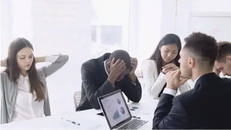  ?? ISTOCK ?? El chisme laboral afecta a todo el equipo porque si la persona es emocionalm­ente débil, inestable y de poca inteligenc­ia emocional, las obligacion­es que tiene asignadas a su cargo van a pasar a segundo plano porque va a darle acogida y principalí­a a los rumores y comentario­s negativos, según experta.