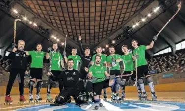  ??  ?? Un posado para AS de la plantilla del Liceo gallego, campeón de invierno y colíder de la OK Liga.