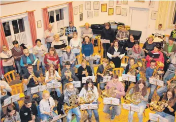  ?? SZ-FOTO: SOMMER ?? Kirchbierl­inger Bläserjuge­nd und Projektcho­r treten am Sonntag für den guten Zweck auf.