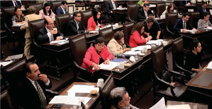  ?? MIGUEL ROMERO ?? Sesión ordinaria en el Congreso del estado.