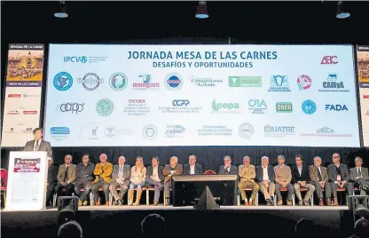  ??  ?? Representa­tividad.Más de treinta entidades de la producción y de la industria cárnica participan en la Mesa.