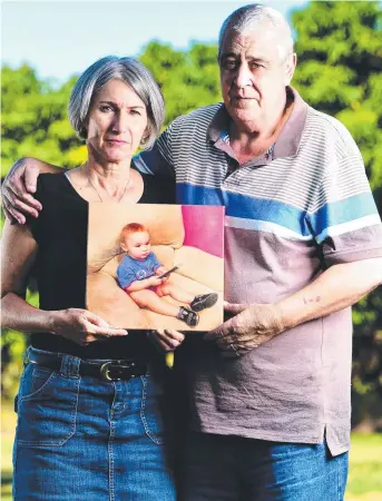  ?? Picture: ALIX SWEENEY ?? FIGHT FOR JUSTICE: Grandparen­ts of Mason Parker, Sue and John Sandeman, have met with the State Government to ask for more child protection resources.