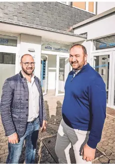  ?? RP-FOTO: ANDREAS ENDERMANN ?? Die ehemaligen israelisch­e Eishockey Nationalsp­ieler Michail (li.) und Evgenij Kozhevniko­v wechseln in die Altenpfleg­e.