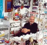  ??  ?? Geniale Elio Fiorucci, scomparso nel 2015, nel suo studio A sinistra un modello della pre-collezione ss 2019