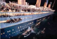  ??  ?? Naufrage du Titanic dans le film de James Cameron