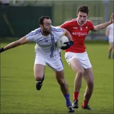  ??  ?? Anthony McLoughlin looks to launch a Wicklow attack.