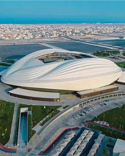  ?? FOTO PROFIMEDIA ?? I na tomto stadionu se bude hrát MS. Při budování zázemí či infrastruk­tury šampionátu však zahynuly tisíce dělníků.