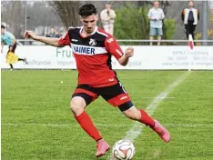  ?? Archivfoto: Michael Eberle ?? David English und der TSV Aindling bekommen es im ersten Pflichtspi­el der Saison mit dem Bayernliga Absteiger FC Gundelfing­en zu tun.