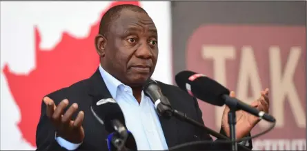  ??  ?? UMENGAMELI Cyril Ramaphosa umemezele ukuthi ngeke anyuswe amaholo amalungu ekhabhinet­hi.