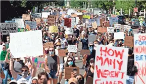  ?? JOSE LUIS MAGANA/AFP VIA GETTY IMAGES ?? Nationwide protests along with the coronaviru­s pandemic and high unemployme­nt have created pessimism among a high percentage of Americans.