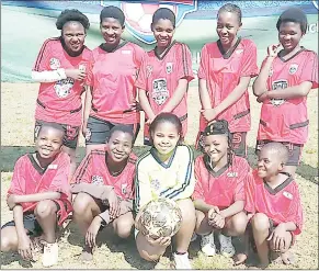  ?? (Pics: Pholisile Hlophe) ?? Ezulwini Catholic team players pose for a group picture before their match yesterday.