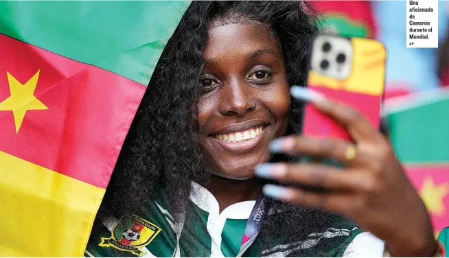  ?? AP ?? Una aficionada de Camerún durante el Mundial.