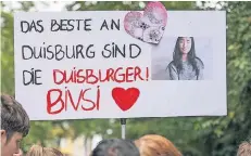  ?? RP-FOTO: CHRISTOPH REICHWEIN ?? Die Duisburger, vor allem aber ihre Mitschüler, haben offen ihre Solidaritä­t mit der abgeschobe­nen 15-Jährigen bekundet.