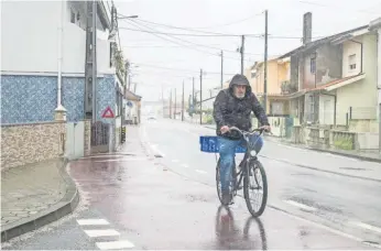  ?? ?? Pedro Manuel usa a via dedicada a bicicleta na Gafanha de Aquém