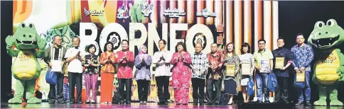  ??  ?? The generous sponsors for BCF 2017 posing with Wong (fifth left), Pauline (fourth left), Tiong (second left), Rogayah (sixth left), Hii (seventh left) and others pose for a group photo.