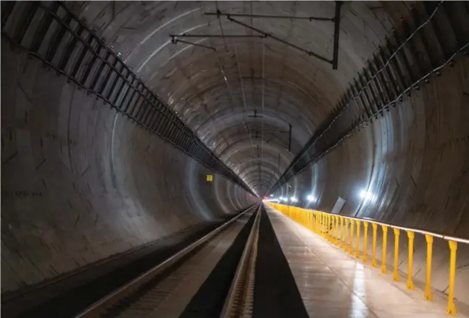  ?? Foto: Terje Pedersen, NTB ?? ⮉ Vann fra taket i tunnelløpe­ne i Blixtunnel­en er problemene denne gang.