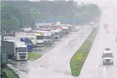  ?? RP-FOTO: KEMPNER ?? Tatort Rastplatz Ohligser Heide: Die Stellplätz­e für Lkw sind fast immer vollständi­g belegt.