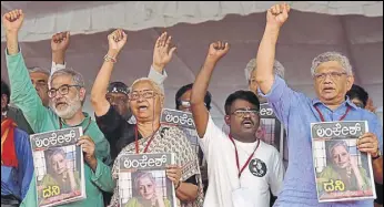  ?? ARIJIT SEN/HT PHOTO ?? Social activist Medha Patkar (second from left) and CPI(M) leader Sitaram Yechury (extreme right) join a public rally against the killing of Gauri Lankesh in Bengaluru on Tuesday.