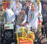  ?? ANSHUMAN POYREKAR/HT ?? Newly-appointed Maharashtr­a Congress president Nana Patole leads a tractor rally at Marine Drive, on Friday.