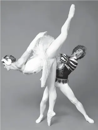  ?? SASCHA VAUGHAN ?? A “Swan Lake” scene in Les Ballets Trockadero de Monte Carlo’s 50th anniversar­y tour.