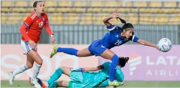  ?? PHOTOGRAPH COURTESY OF PFF ?? QUINLEY Quezada and the Filipinas fail to pull off a masterful win in a friendly match with Chile.