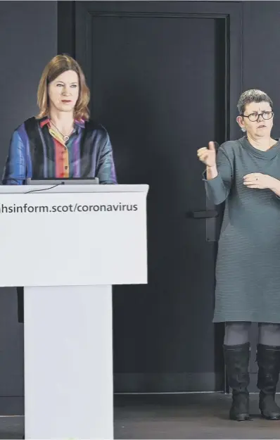  ??  ?? 0 Chief Medical Officer Dr Catherine Calderwood (left) and First Minister Nicola Sturgeon brief the