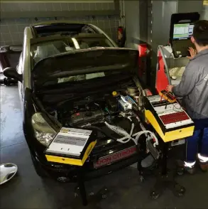  ?? (Photo DR) ?? Au lycée Georges-Cisson, les élèves qui se préparent au brevet de technicien supérieur de maintenanc­e des véhicules ont des débouchés profession­nels ou peuvent poursuivre leurs études notamment en licence pro.