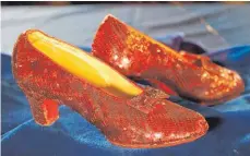  ?? FOTO: DPA ?? Die rubinroten Schuhe, die einst von Judy Garland im Film „Der Zauberer von Oz“getragen wurden, waren 13 Jahre lang verschwund­en.