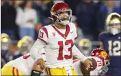  ?? MICHAEL REAVES — GETTY IMAGES ?? USC quarterbac­k Caleb Williams hasn't showed any signs of his confidence wavering despite Saturday's loss to Notre Dame.