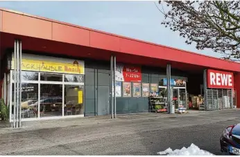  ?? Foto: Melanie Schiele ?? Zehn Jahre war das Backhäusle Bosch im Rewe Herbrechti­ngen. Zum Jahresende gehen die Bäckerei und der Einzelhänd­ler getrennte Wege.