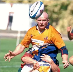  ?? PHOTOSPORT ?? Bull Allen in action for the Central Vikings against Wairarapa Bush in 1997. His Vikings connection sees him wear the Mancanes captain’s armband.