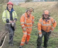  ?? ?? Volunteers co-ordinator Jenny Hodson with two Wergies and a barrow of logs for distributi­on.