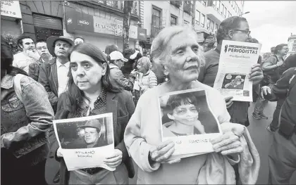  ?? Foto Víctor Camacho ?? La escritora Elena Poniatowsk­a se sumó a la marcha No al silencio, en la capital del país