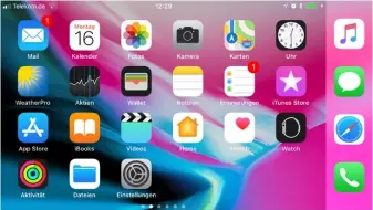  ??  ?? Schon der HomeScreen zeigt in der Querausric­htung einen Vorteil: Das Dock mit den dort platzierte­n Icons ist immer an der rechten Seite griffberei­t.