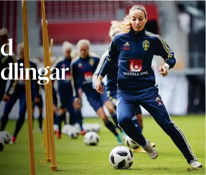  ?? FOTO: TT/ANDREAS HILLERGREN ?? Kosovare Asllani under en landslagst­räning på Olympia i Helsingbor­g i förra veckan.■