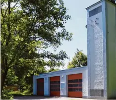  ?? Archivfoto: Merk ?? Die Ellgauer Feuerwehr bekommt kein neues Haus, dafür wird das bestehende Ge bäude saniert und erweitert.