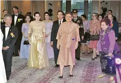  ??  ?? สมเด็จพระเทพรัตนราชสุดาฯ สยามบรมราช­กุมารี เสด็จฯ ไปทรงเป็นประธาน งานเฉลิมพระเกียรติ 60 พรรษา สมเด็จพระเทพรัตนราชสุดาฯ สยามบรมราช­กุมารี และงาน ฉลองครบรอบ 40 ปี แห่งการก่อตั้งสมาคมนักเรียนเก่าฝรั่งเศส “เจ้าฟ้าในดวงใจ.... La Princesse Bien-Aimee” ณ...