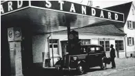  ?? Foto: oh ?? So hat Schlegels erste Tankstelle in den 1930er-Jahren ausgesehen. Sie befand aber nicht in Riedlingen, sondern in Dürmenting­en.