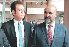  ?? FOTO: CORTESÍA PAC ?? Nasralla y Padilla fueron ayer a la Fiscalía a denunciar a los magistrado­s del TSE.