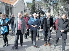  ?? CONSENSO ?? Aliados. Lavagna y el socialista­s Lifschitz, ayer en Rosario.