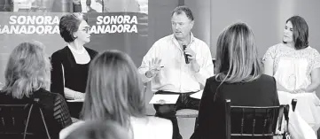  ??  ?? • Gándara Camou aseguró que, de llegar al Gobierno del Estado, éste estará al servicio de las mujeres, pues la reactivaci­ón social y económica de la entidad no se contempla sin su participac­ión.