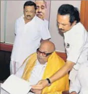  ?? PTI FILE ?? The DMK may witness a leadership crisis due to the illwill between Karunanidh­i’s nominated successor, MK Stalin (right), and MK Alagiri (left).