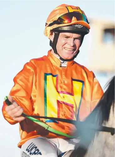  ??  ?? BACK ON BOARD: Veteran hoop Peter Cullen will again ride Samba Rio at Townsville today.