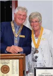  ??  ?? New Team Rotary Club of Rutherglen president Bill McIntosh and vice president Pat Paul