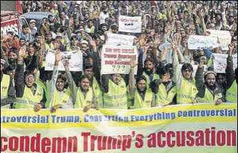  ?? AP ?? Activists of Pakistani religious groups rally against US President Donald Trump in Lahore on Tuesday.